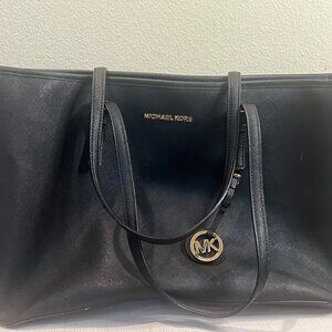 Michael Kors Jet Set Tote
